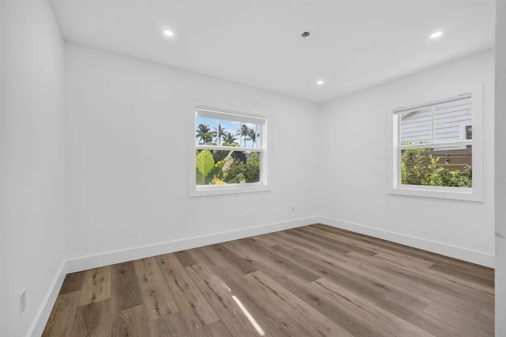 1309 PALMWAY 