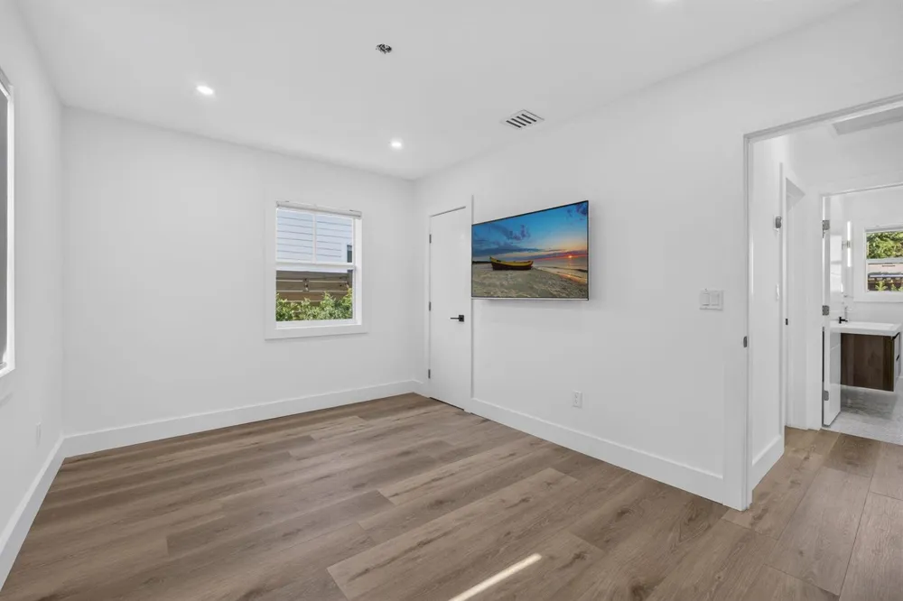 1309 PALMWAY 