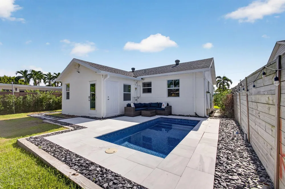 1309 PALMWAY 