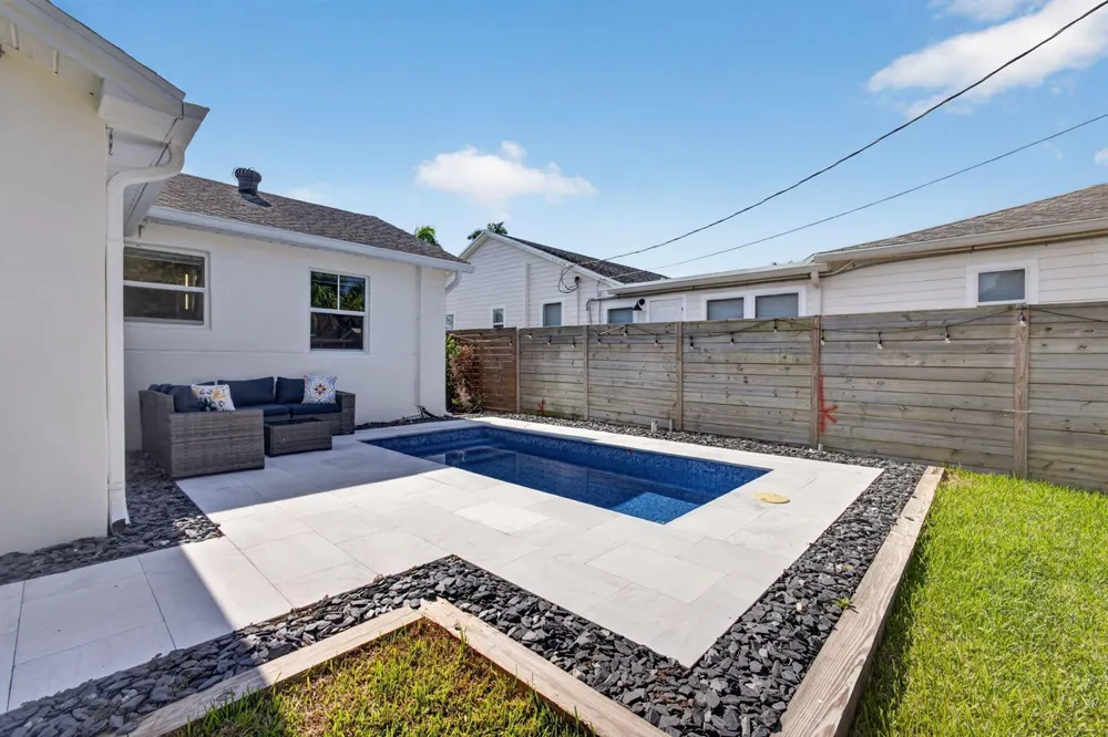 1309 PALMWAY 