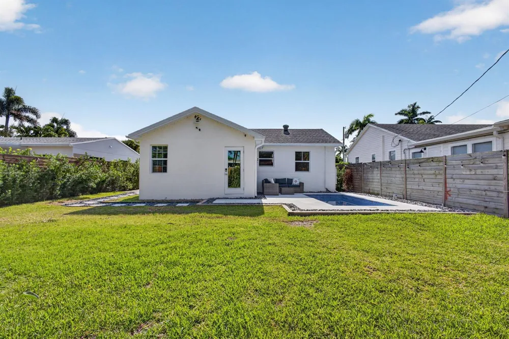 1309 PALMWAY 