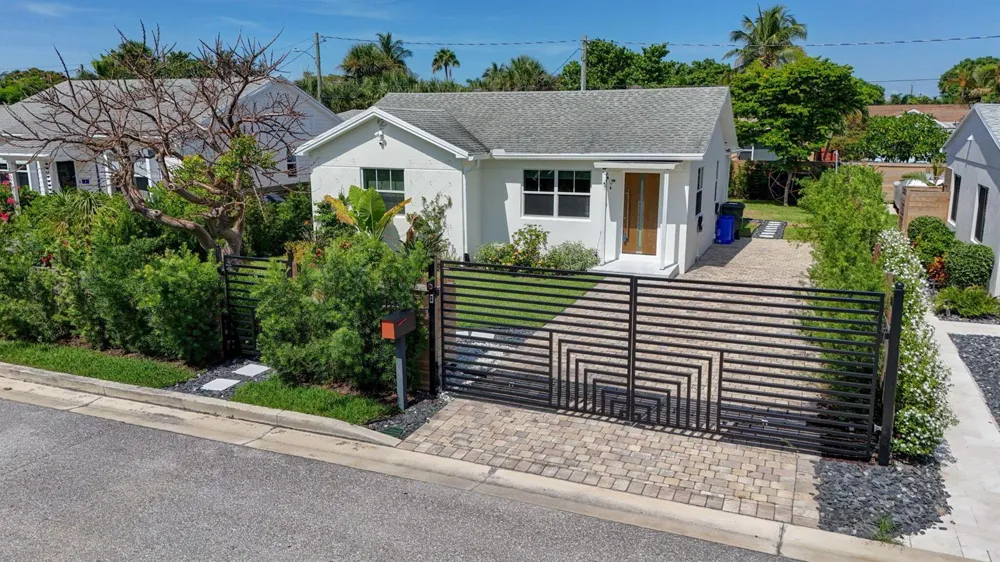 1309 PALMWAY 
