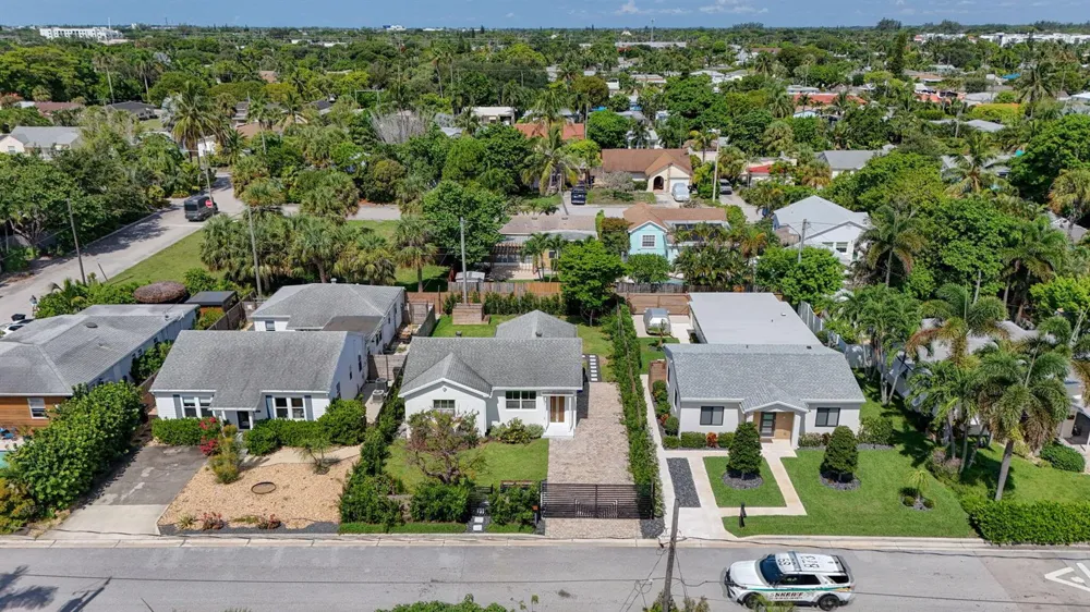 1309 PALMWAY 