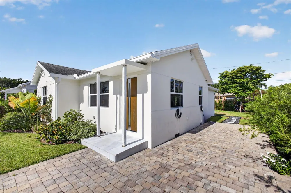 1309 PALMWAY 