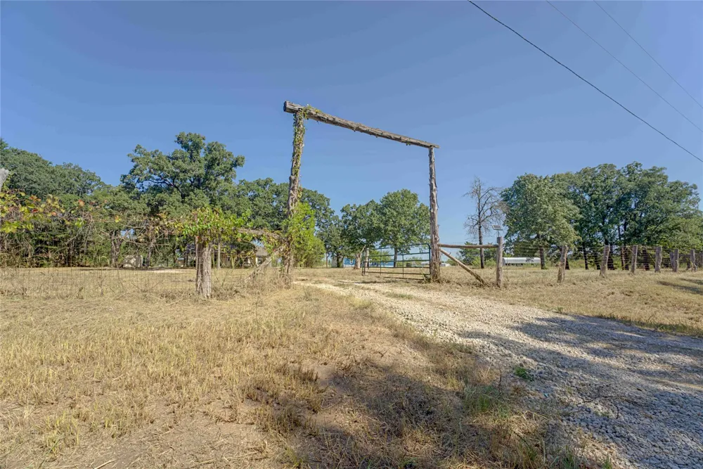 15870 County Road 339 Terrell, TX 75161
