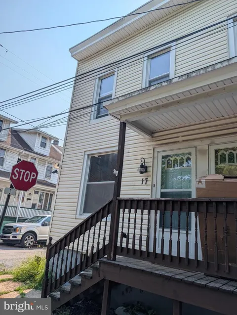 17 PINE STREET #17
