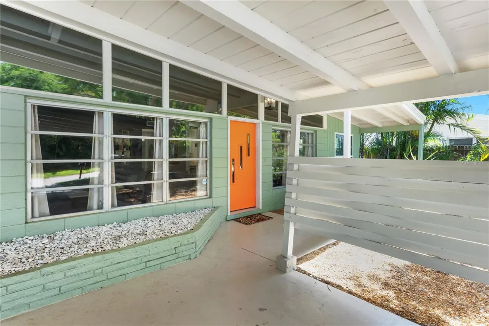 2005 TETLOW PLACE Sarasota, FL 34239