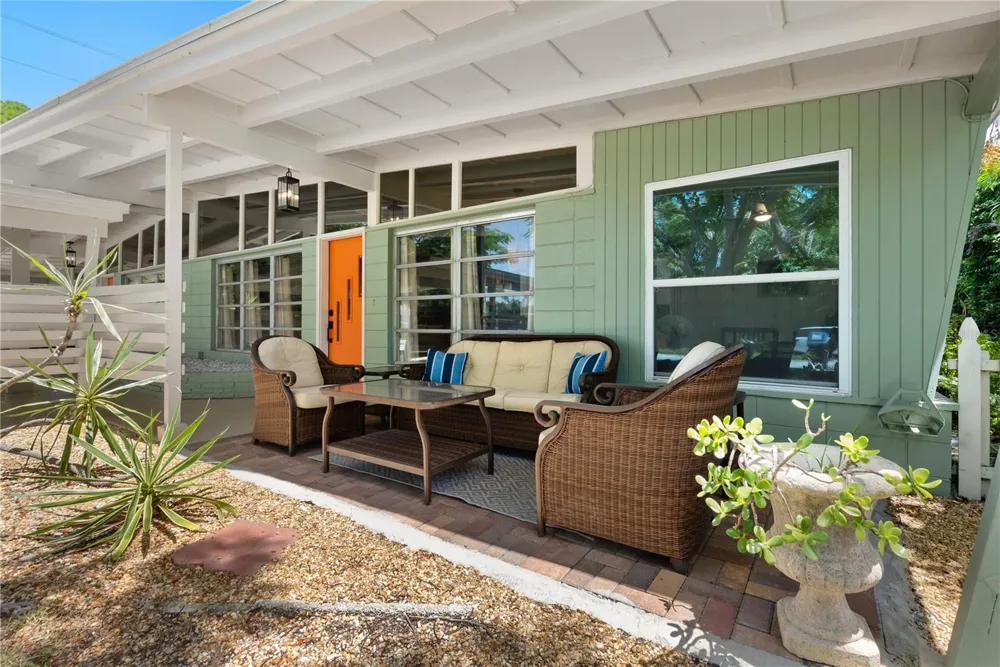 2005 TETLOW PLACE Sarasota, FL 34239