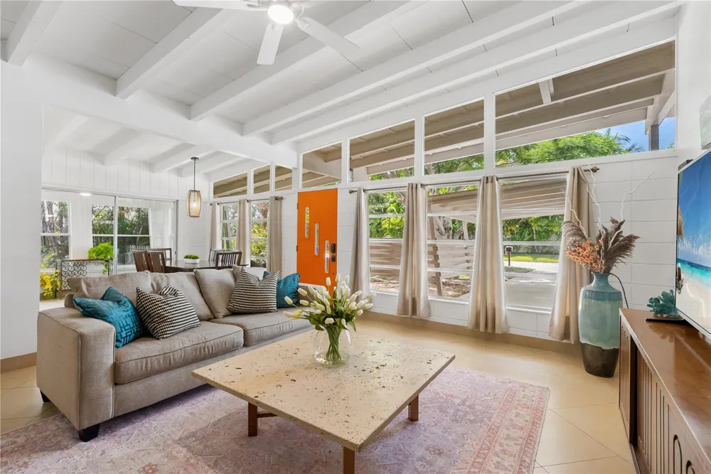 2005 TETLOW PLACE Sarasota, FL 34239