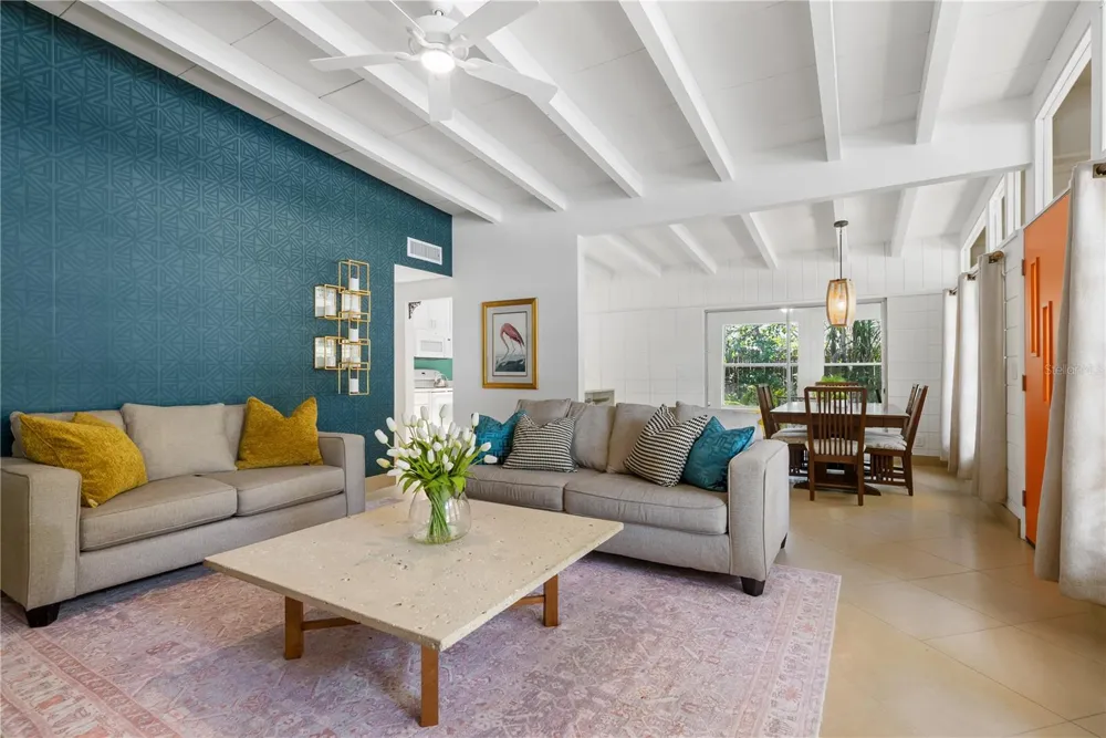 2005 TETLOW PLACE Sarasota, FL 34239