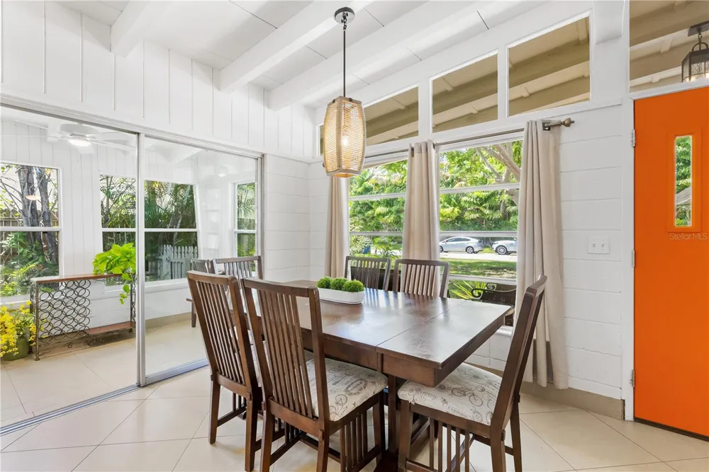 2005 TETLOW PLACE Sarasota, FL 34239