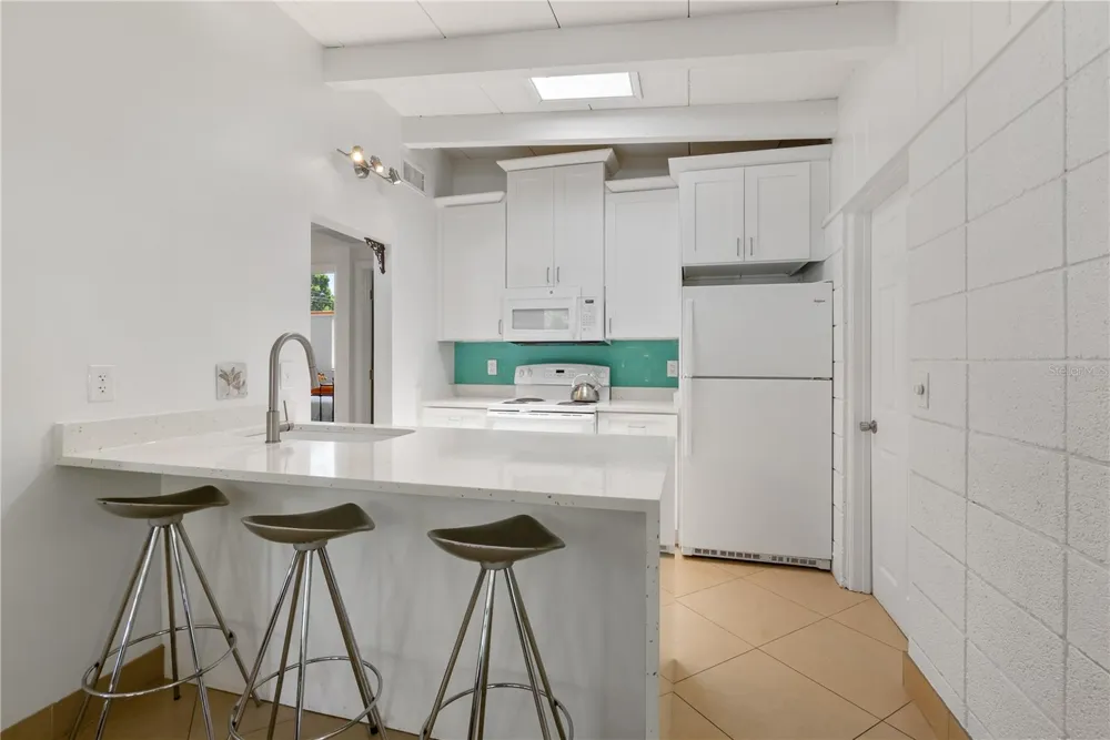 2005 TETLOW PLACE Sarasota, FL 34239