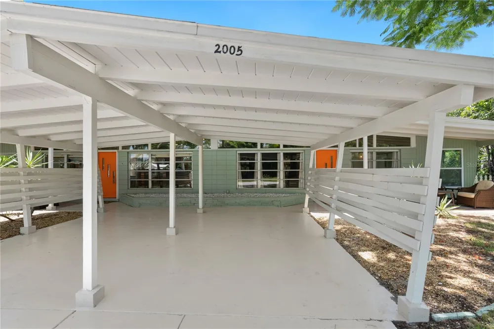 2005 TETLOW PLACE Sarasota, FL 34239