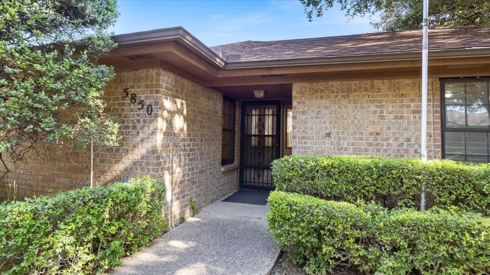 5850 Westhaven Drive Fort Worth, TX 76132
