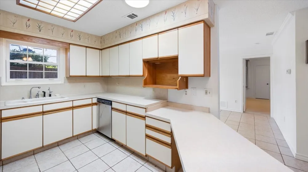 5850 Westhaven Drive Fort Worth, TX 76132