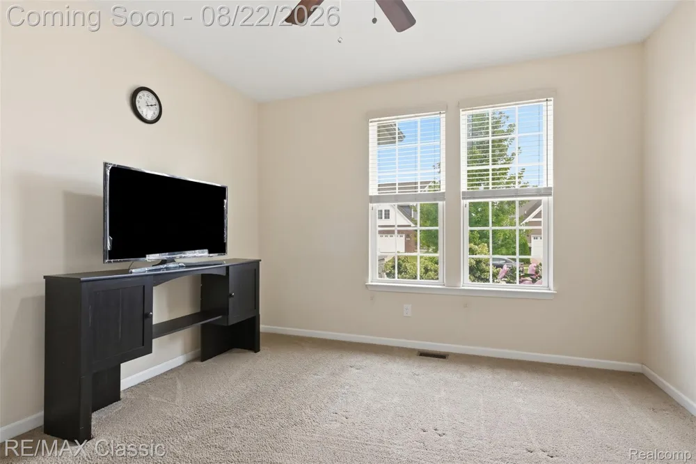 36945 Everett Drive Westland City, MI 48185
