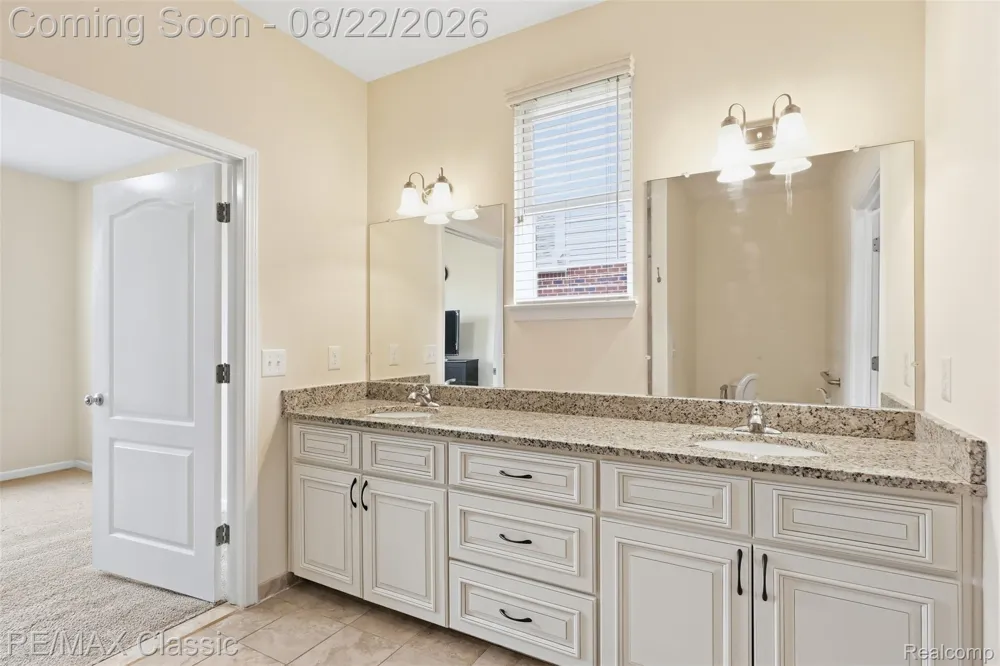 36945 Everett Drive Westland City, MI 48185