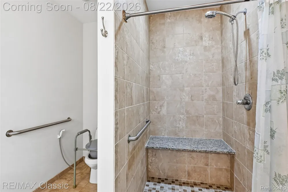 36945 Everett Drive Westland City, MI 48185