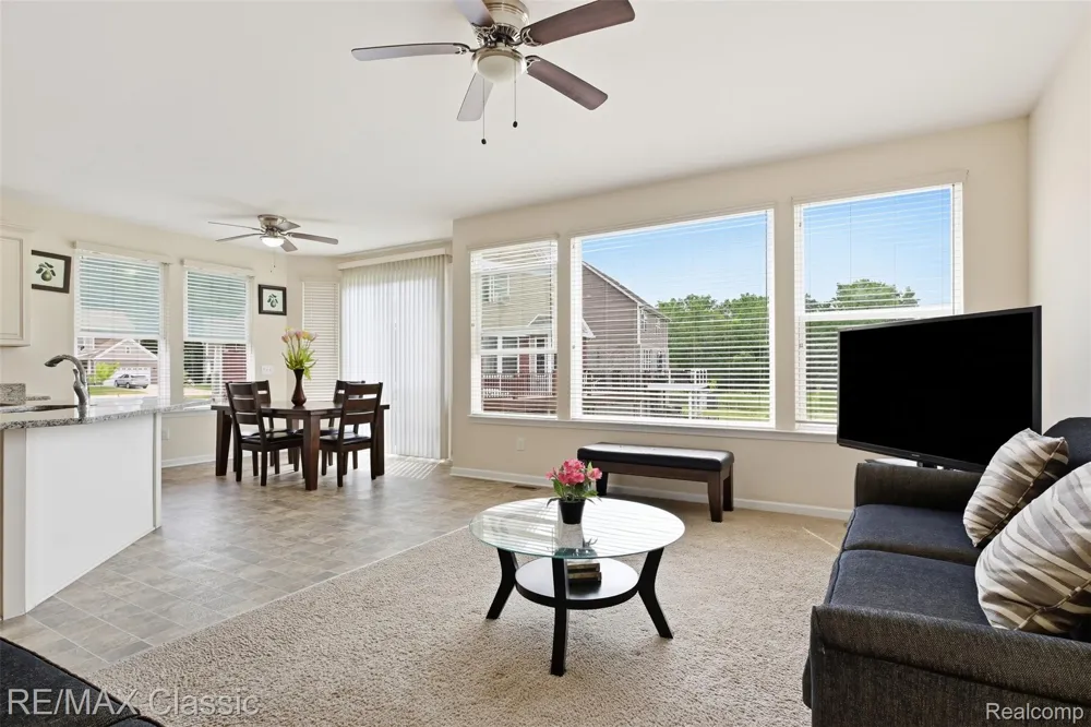 36945 Everett Drive Westland City, MI 48185