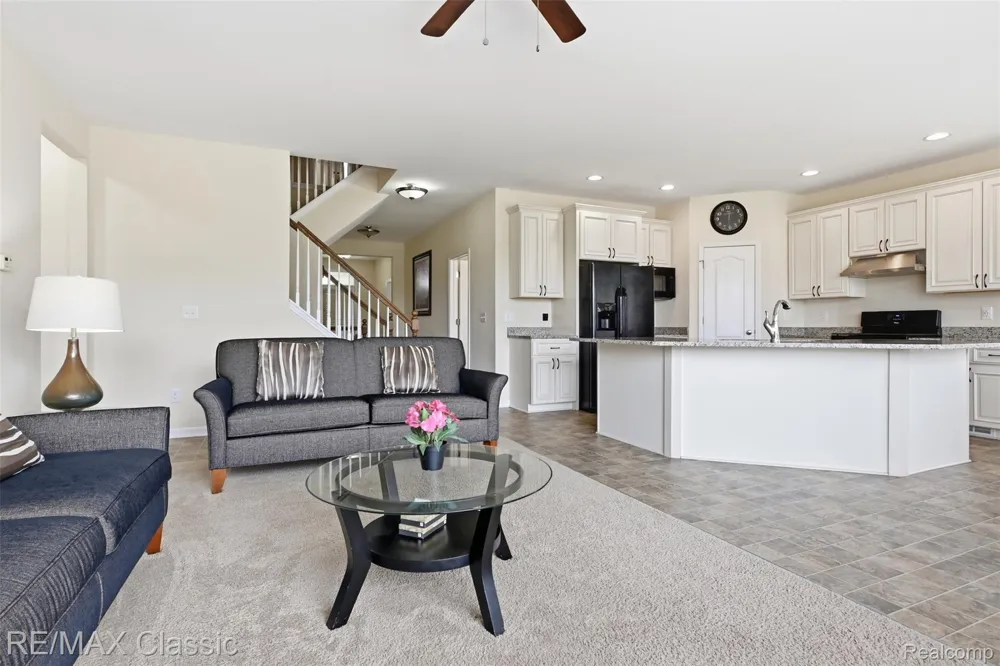 36945 Everett Drive Westland City, MI 48185