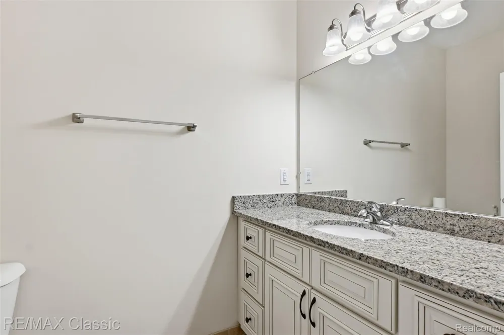 36945 Everett Drive Westland City, MI 48185