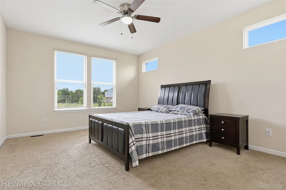 36945 Everett Drive Westland City, MI 48185