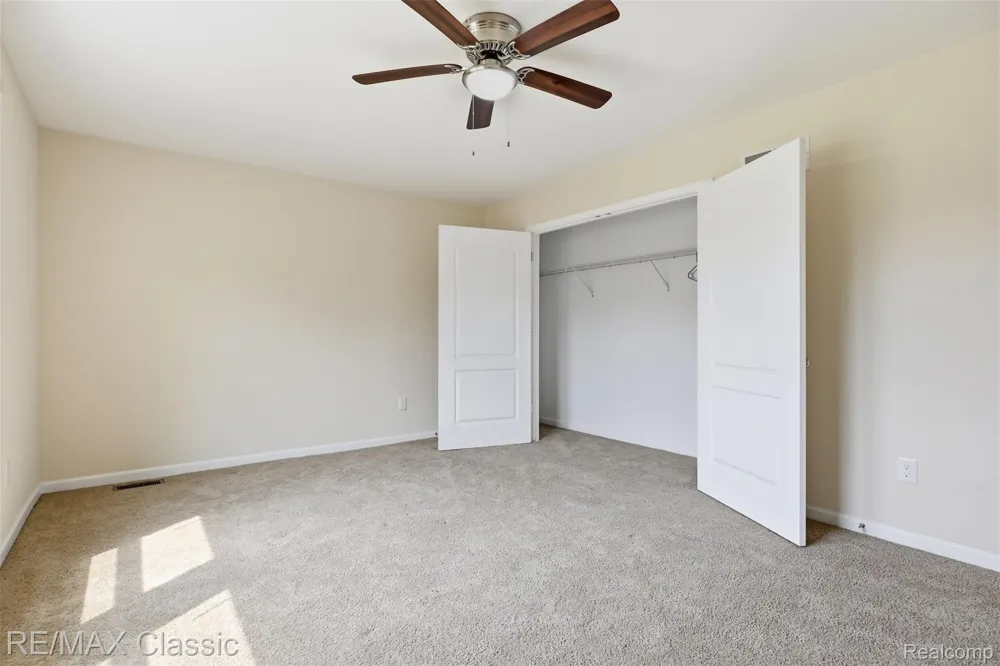 36945 Everett Drive Westland City, MI 48185