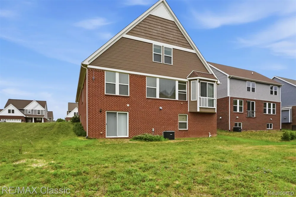 36945 Everett Drive Westland City, MI 48185