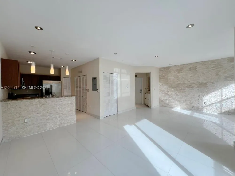 8800 NW 97th Ave #204 Doral, FL 33178