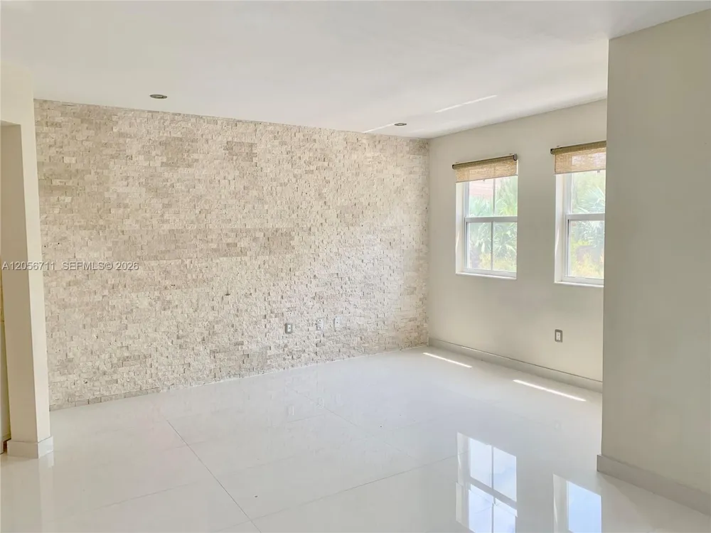 8800 NW 97th Ave #204 Doral, FL 33178