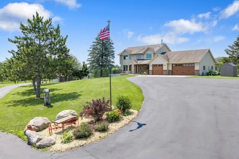 5875 Meadowlark Lane