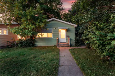 3822 Dupont Avenue