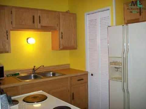 17444 IVANHOE STREET Roseville City, MI 48066