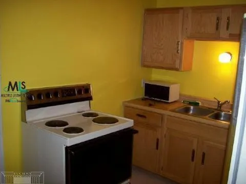 17444 IVANHOE STREET Roseville City, MI 48066