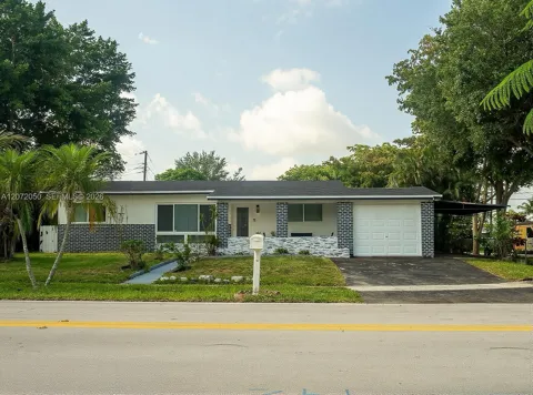 5090 SW 9th Ct