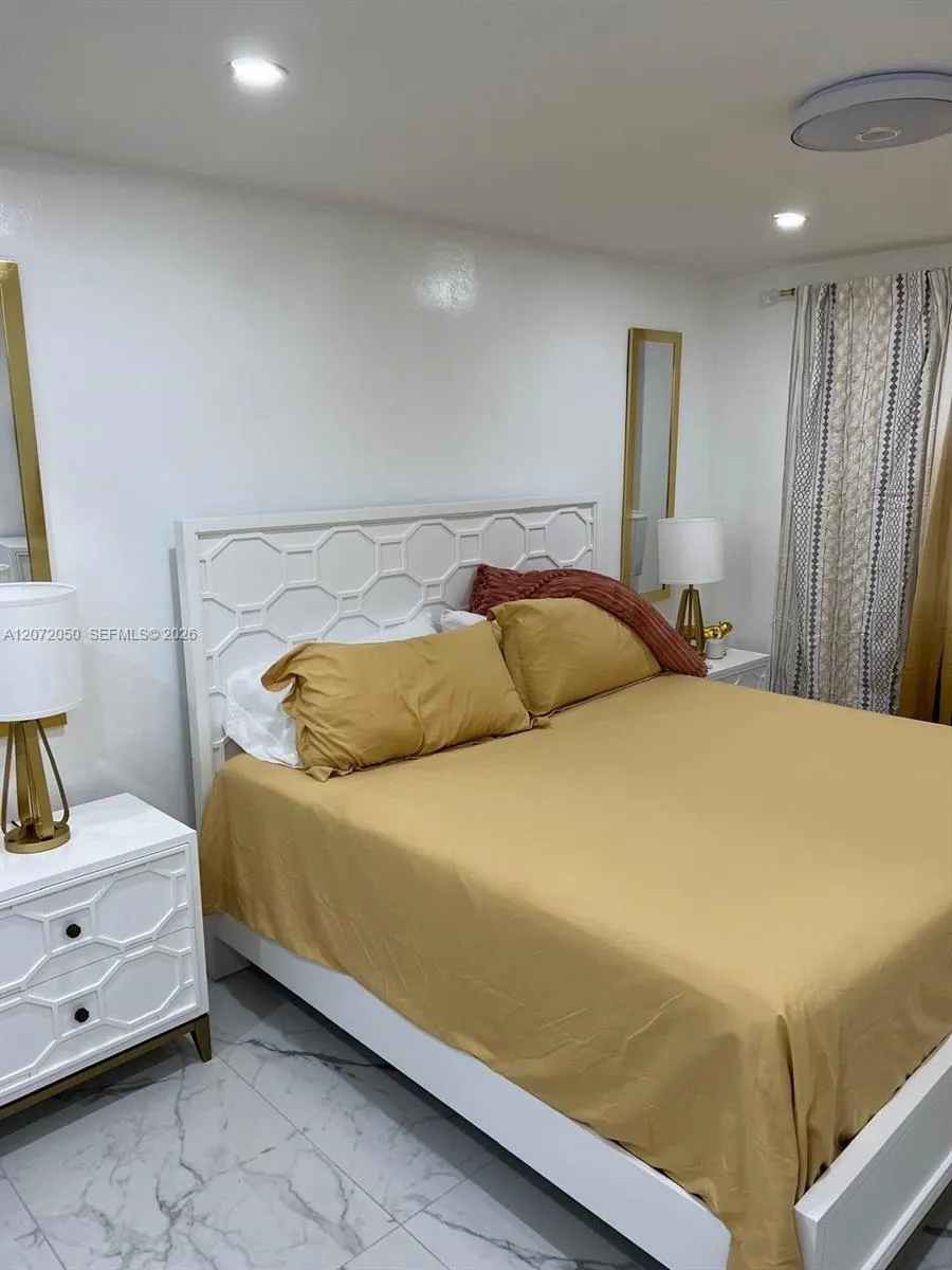 5090 SW 9th Ct Plantation, FL 33317