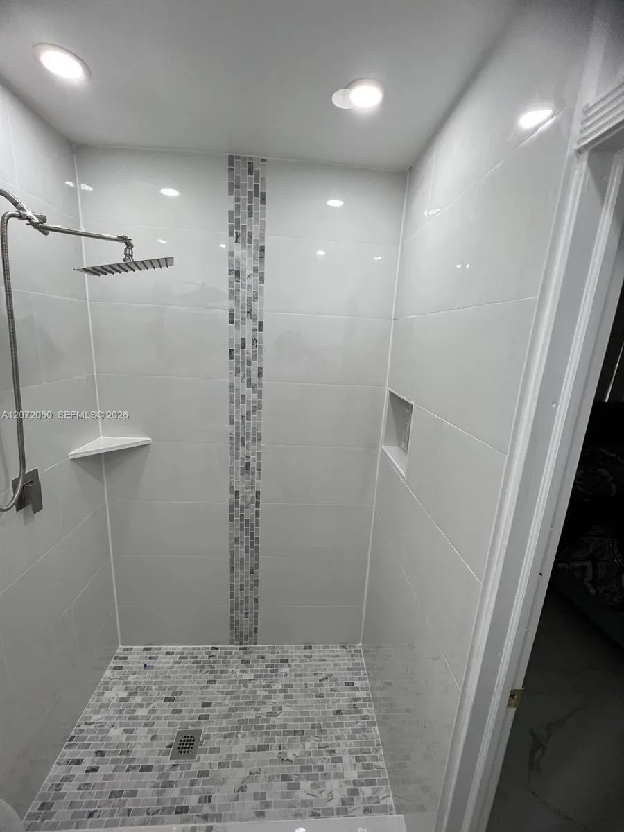 5090 SW 9th Ct Plantation, FL 33317