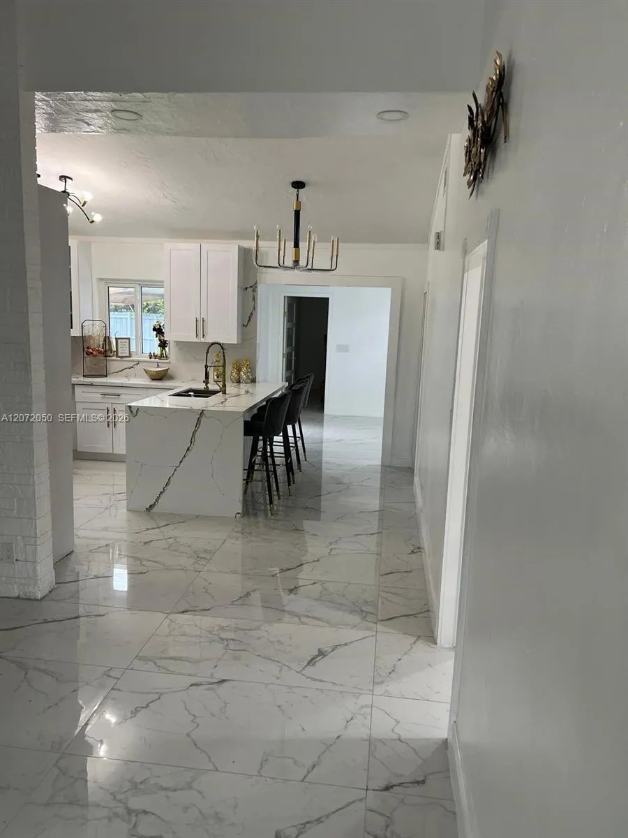 5090 SW 9th Ct Plantation, FL 33317