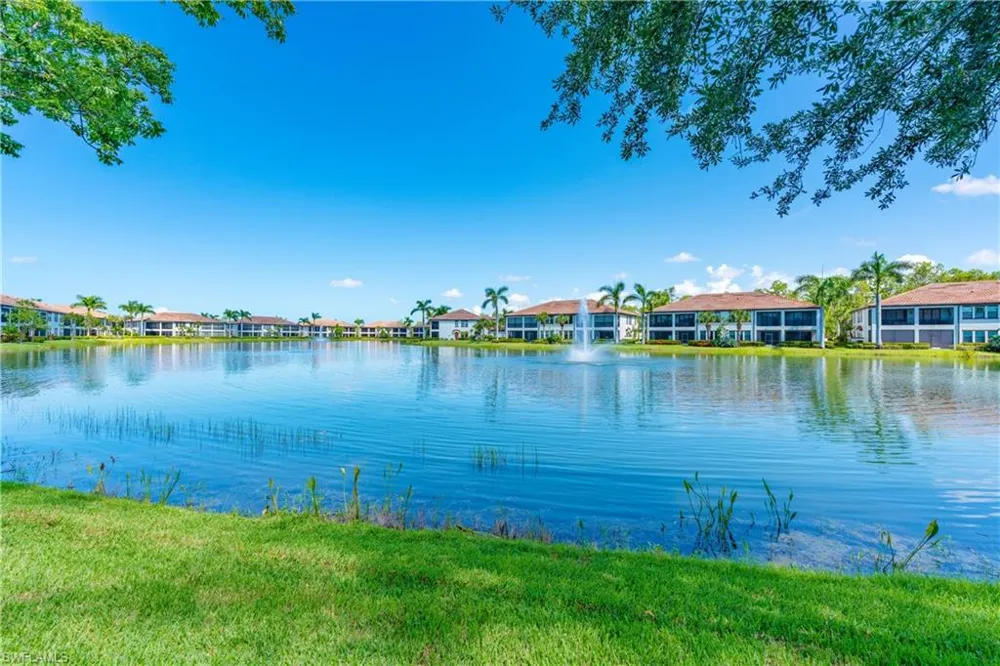 15145 Palmer Lake Circle #103 Naples, FL 34109