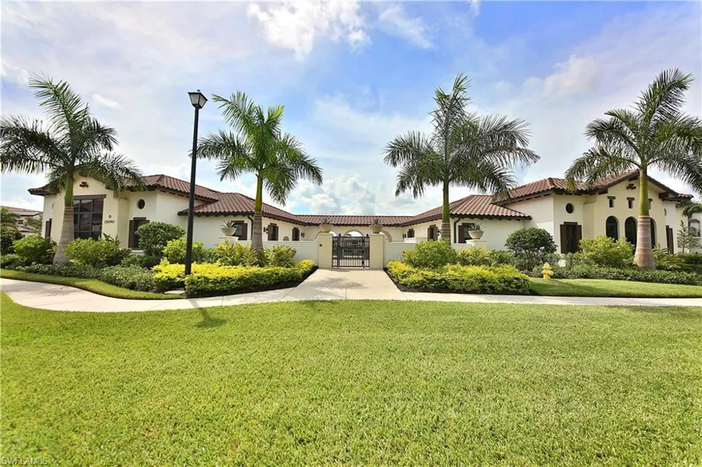 15145 Palmer Lake Circle #103 Naples, FL 34109