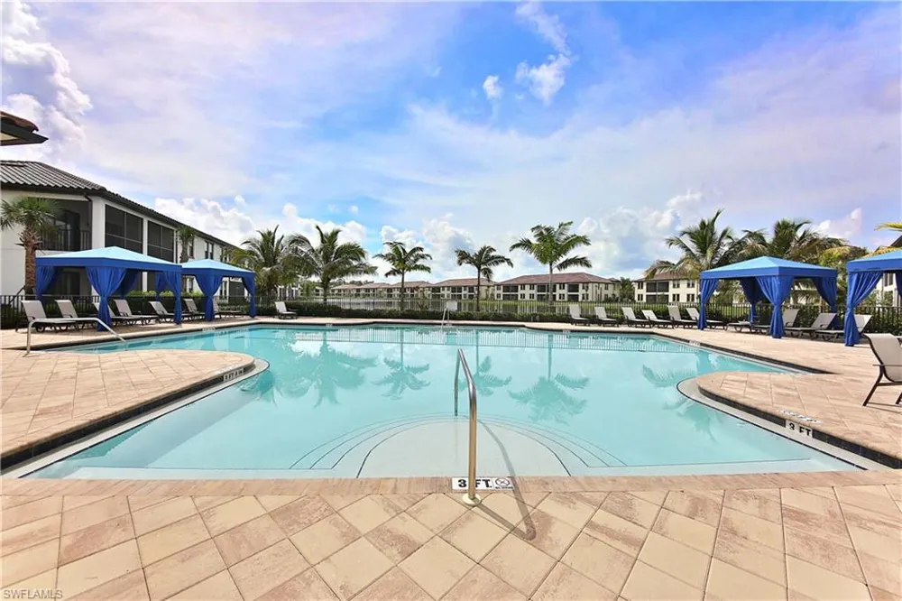 15145 Palmer Lake Circle #103 Naples, FL 34109