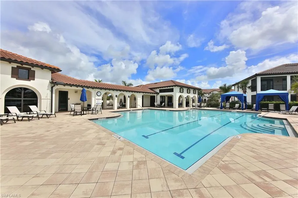 15145 Palmer Lake Circle #103 Naples, FL 34109