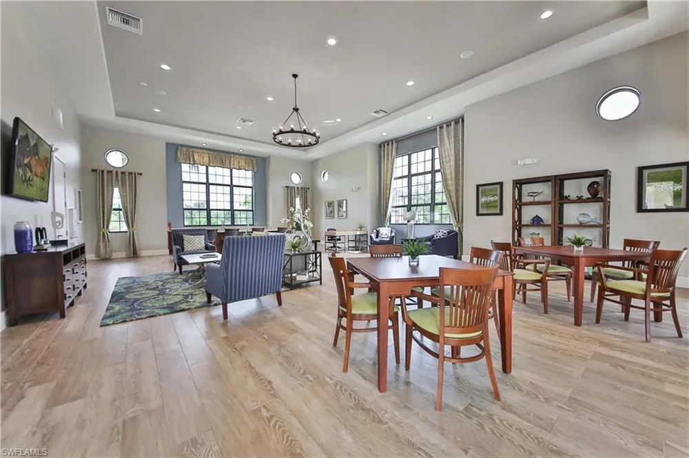 15145 Palmer Lake Circle #103 Naples, FL 34109