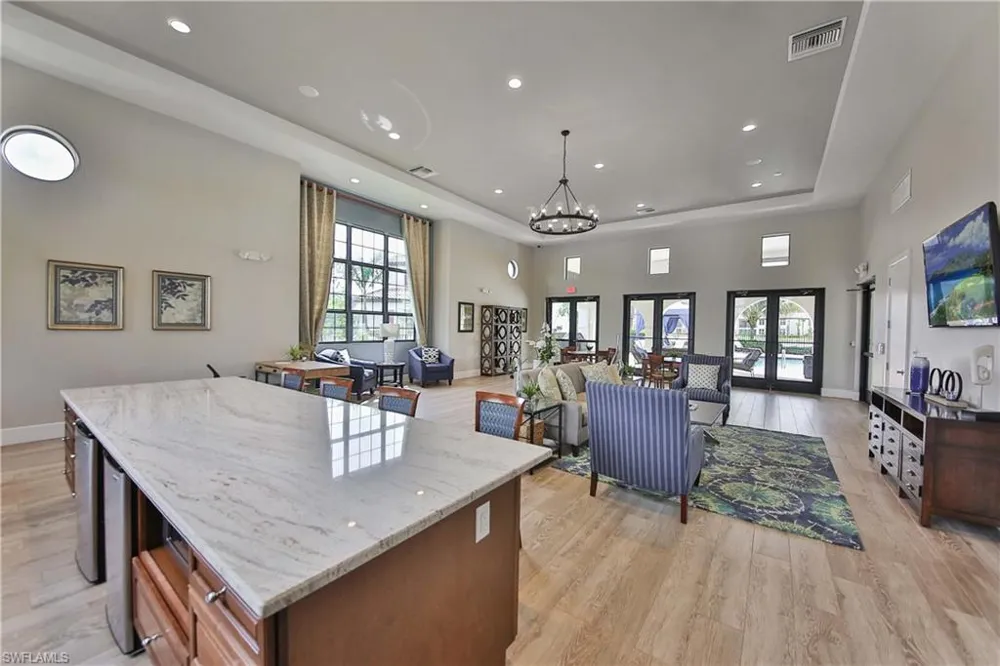 15145 Palmer Lake Circle #103 Naples, FL 34109