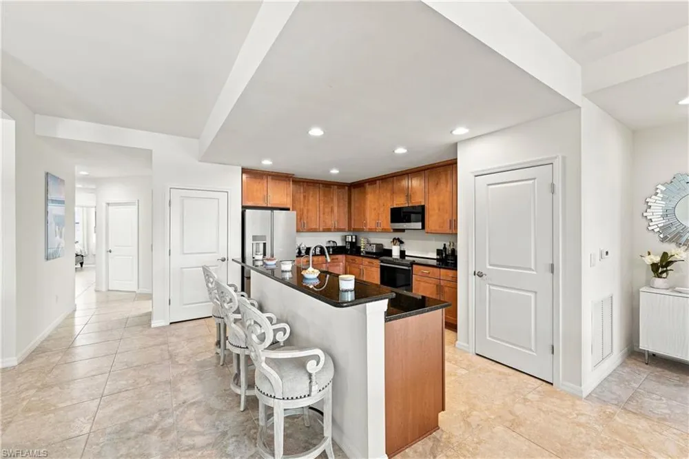 15145 Palmer Lake Circle #103 Naples, FL 34109