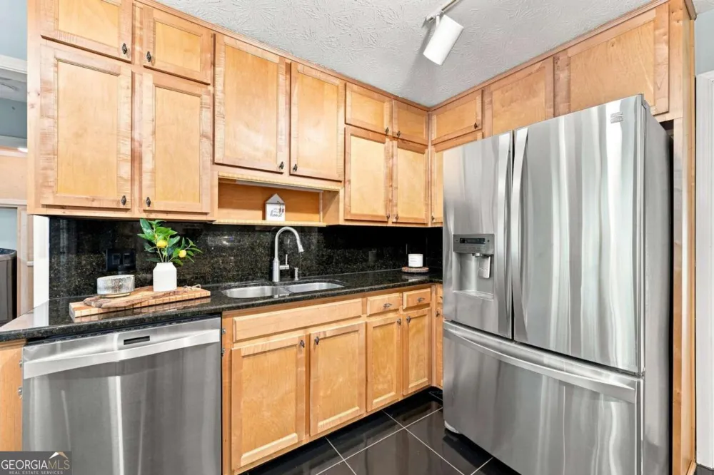 1599 Rangewood DR SW Lilburn, GA 30047