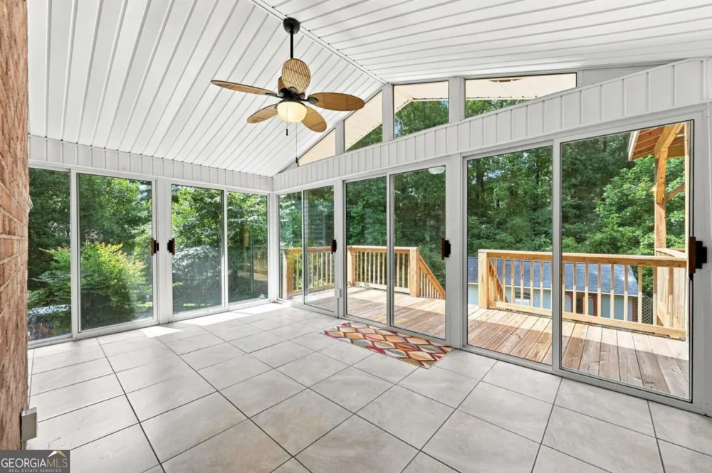 1599 Rangewood DR SW Lilburn, GA 30047