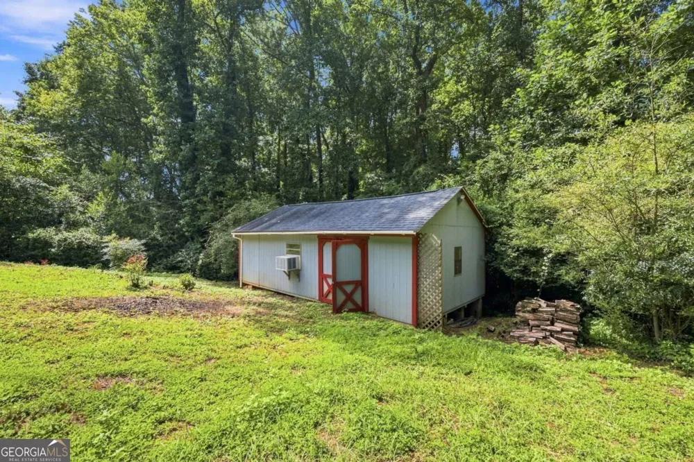 1599 Rangewood DR SW Lilburn, GA 30047