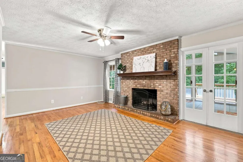 1599 Rangewood DR SW Lilburn, GA 30047