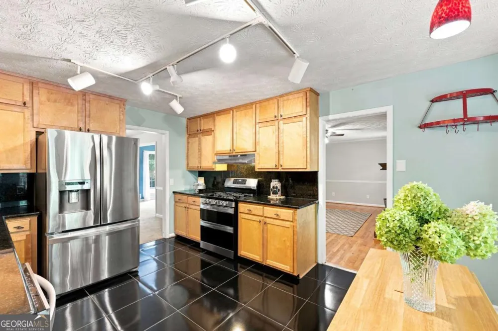 1599 Rangewood DR SW Lilburn, GA 30047